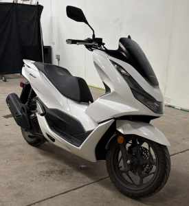 2022 HONDA PCX - 627 MILES!