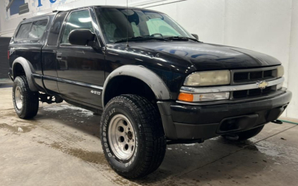 2003 CHEVROLET S-10 - 4X4!