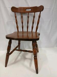 Solid Wood Windsor Dining Chair, Medium Brown Finish, Spindle Back, 34"x18"x18", Classic Design