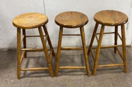 Set of 3 Backless Solid Wood Counter Stools, 24" Height, Medium Brown, Traditional Style
