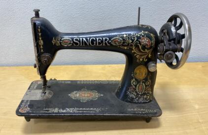 Antique Singer Hand-Crank Sewing Machine | Ornate Gold Decals | Approx. 1910&ndash;1930 | Cast Iron