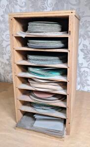 (1) Wooden Storage Rack 11-1/4"W x 10-1/4"D x 21-3/4"T W/ (150+) Assorted Sanding Disks