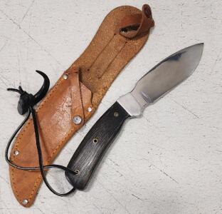 (1) Fixed Blade Hunting Knife With Sheath