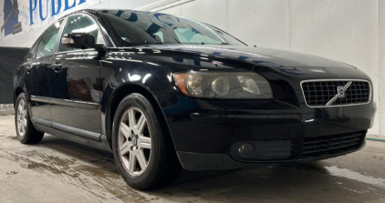 2007 VOLVO S40 - SUNROOF!
