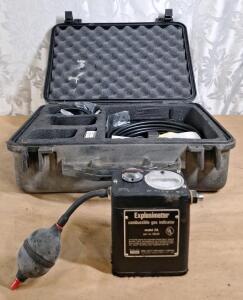 (1) Explosimeter - Cumbustible Gas Indicator W/ Case, Model-2A