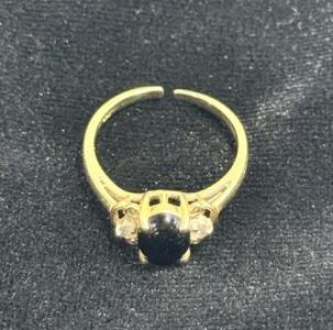 14K Yellow Gold Adjustable Women's Ring &ndash; Black Onyx Cabochon with Diamond Accents