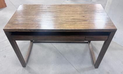Signature Design by Ashley H587-10 Hallenberg Home Office Small Desk, 42"x22", Wood, Brown