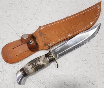 (1) Fixed Blade Hunting Buck Knife With Sheath