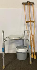 MedNow Bedside Commode Chair with Removable Bucket, Pair of Wooden Adjustable Underarm Crutches