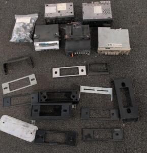 Lot of 5 Vintage Car Radios (Anvox, Majestic, B-N), 13 Mounting Brackets, Bag of 50 Hardware Knobs