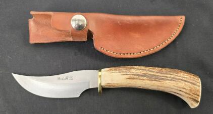 Muela 440 Fixed-Blade Hunting Knife, Stag Handle, Clip Point, Leather Sheath, Spain
