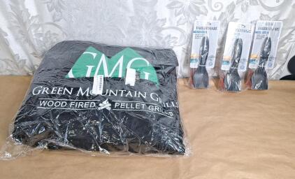 (1) Green Mountain Grills Jim Bowie Prime WiFi 12V Durable Cover & (3) Faberware Heavy Duty Cleaning Brushes