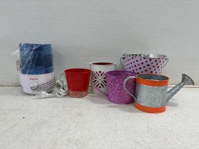 Walgreens Small Room Ultrasonic Humidifier UHE-WGCI & 5 Decorative Metal Planters Lot