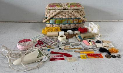 Benson&rsquo;s Wicker Sewing Basket with DURAL Electric Scissors, 1970s Floral Lining, Vintage Notions