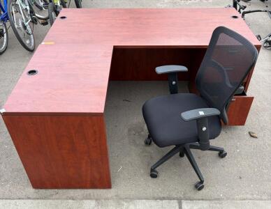 L-Shaped Cherry Laminate Office Desk, 72"x72", 3-Drawer Pedestal, Locking Drawer, Cable Grommets. No key, missing some screws.