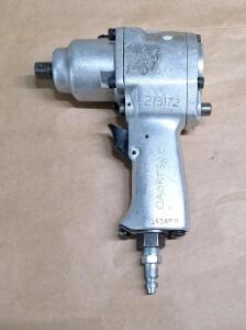 (1) 3/8" Drive Impact Gun