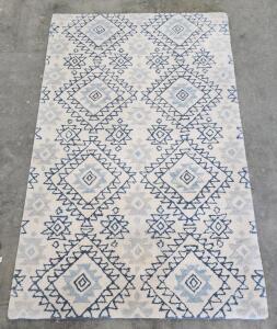(1) 3.6' x 5.6' Bashian Chelsea Iv/Blue Area Rug