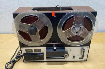 Sony TC-125A Reel-to-Reel Tape Recorder, 7" Reel, 3 Speeds, 4-Track Stereo, Serial 26084 - Powers On