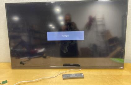 Vizio E50-C1 50" LED Full HD TV, Smart Apps, 120Hz, Remote, Serial LTMW5KAR0755925 ( Powers On )