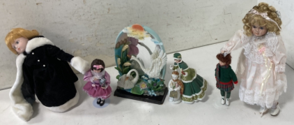 (5) Porcelain Dolls & A Beautiful Swan Mirror