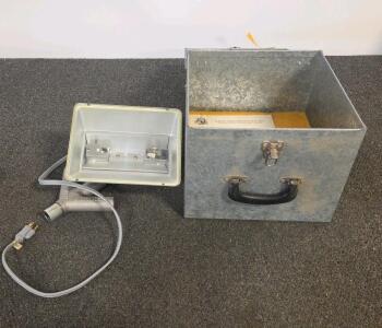 Hafey OL-500 Industrial Quartz Flood Light, 500W, 120V, With Case & Original Instructions