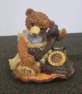 Decorative Resin Bear Figurine In Dress With Telephone, "Teddy Bear" Dial, Vintage Style, K/X Mark