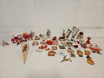 Vintage & Handmade Christmas Ornaments &ndash; Mixed Materials, Unique Pieces, Approx. 40 pcs