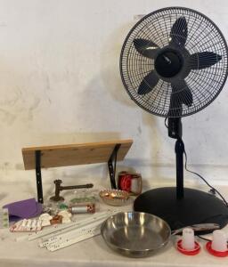 Lasko 16" Pedestal Fan, 3 Speeds, Adjustable Height, Black, 5-Blade, Oscillating Floor Model ( Works ) - Pan - Shelf - And Baking Accessories