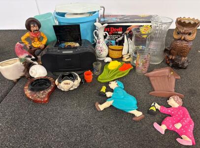 Sony CFD-S70 Boombox, Dirt Devil Series 500 Handheld Vacuum, Proctor-Silex Ice Cream Maker Lot