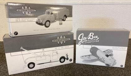 International KB-8 Fuel Tanker, KB-10 Tow Truck 1/34, Gee Bee Super Sportster 1/48, W/ Boxes