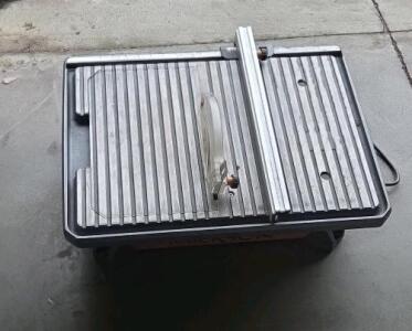 RIDGID 7" Tabletop Wet Tile Saw R4021, 6.5 Amp Motor, Table Fence & Blade Guard Included