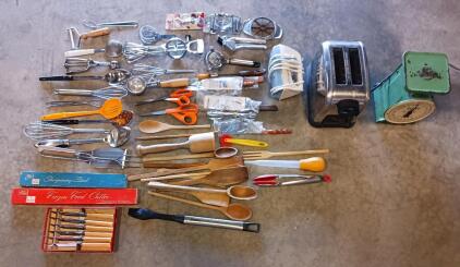 Large Lot Hamilton Beach Toaster, Way-Rite Scale, Presto Sharpener, 40+ Kitchen Utensils & Knives