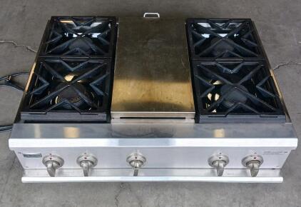 GE Monogram 36" Gas Rangetop 4-Burner with Integrated Grill/Griddle Stainless Steel