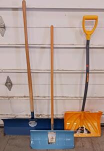 Ames 23&rdquo; Ames 21" Steel Snow Pusher Hardwood Handle & True Temper 18&rdquo; Ergonomic Snow Shovel