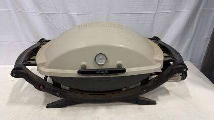 Weber Q220 Portable Propane Gas Grill with Thermometer & Folding Side Tables, Beige/Black