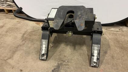 Husky 16K Fifth Wheel Hitch &ndash; 16,000 lbs Capacity, Single-Pivot, ISR Mount, Slide-Bar Jaw