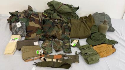 US Military Surplus Size Large Field Gear Lot w/ Cold Weather Clothing, MultiCam, Woodland, UCP, Accessories