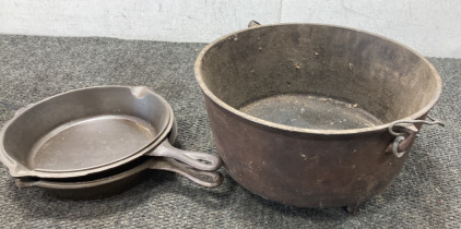 Cast Iron Pot & Pans