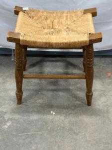 Rush Seat Wooden Stool &ndash; 18"x14", Solid Wood Frame, Handwoven Square Seat, Vintage Turned Legs