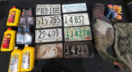 (1)Turkey inflatable call with bag <br/>(2)Pennzoil Sae 10w-30 Full synthetic platinum <br/>(2)Pennzoil High mileage SAE 10w-40<br/>(1)Wynn Radiator flush&Ssealant kit<br/>(1)Wynn oil addive kit <br/>Lic plates Oregon years 48,49,49,53<br/>Lic plates Idah
