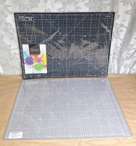 (2) Elan Arts & Crafts - Self Healing Cutting Mats, Black/Toupe, A2/ 45cm x 60cm