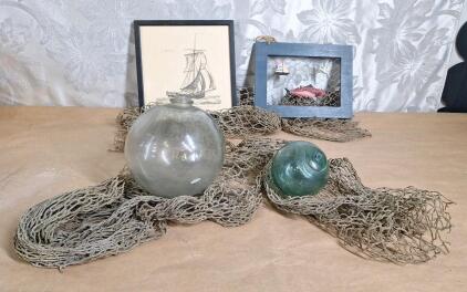 (2) Vintage Clear Glass Net Floats, (1) 5", (1) 3" & (2) Small Pieces Of Nautical Themed Wall Decor