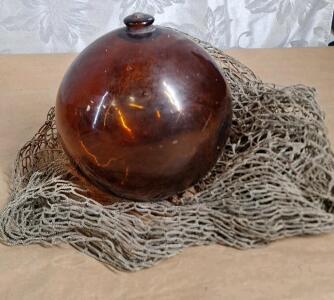 (1) Vintage 6" Amber Glass Net Float