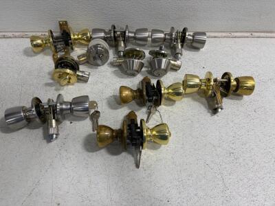Mixed Lot of 10 Door Knob Locksets, Brass & Stainless, Keyed Entry/Privacy, Keys & Hardware