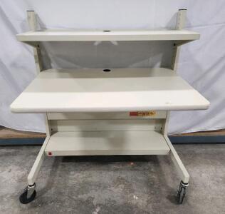 (1) 3' x 2' x 3 1/2' Mobile Computer Workstation