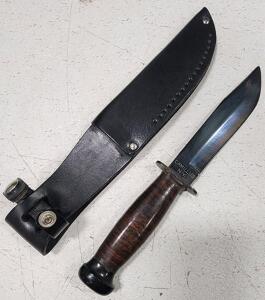 (1) Camillus Mark I USN Knife With Sheath