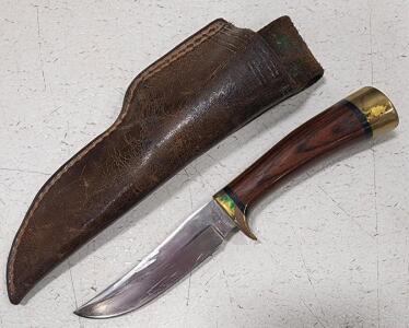 (1) Browning Drop Point Hunting Knife With Sheath