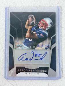 2010 Topps Unrivaled Aaron Hernandez Rookie Auto Card #113 Patriots RC 11/99 On-Card Autograph