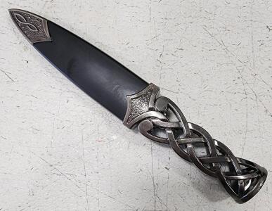 (1) Red Gem Celtic Scottish Highlandwear Sgian Dubh Dirk Dagger
