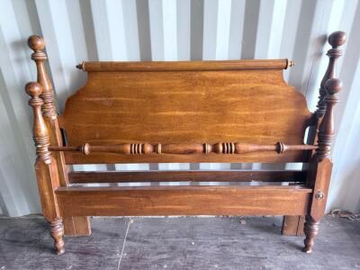 Vintage Colonial Spindle Full-Size Solid Wood Bed Frame with Headboard, Footboard, Rails